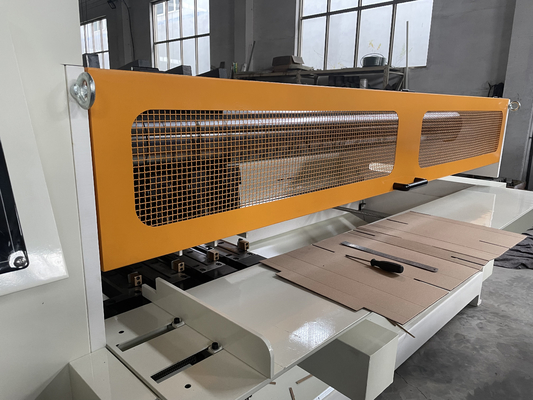 Máy cắt xoay bốn liên kết sáng tạo 2000