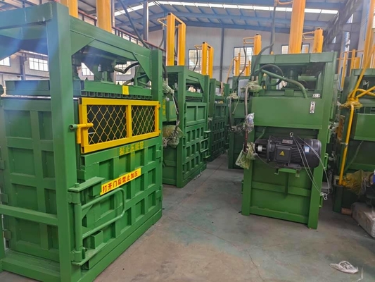 Tải giấy thải cho bao bì nhựa loại 20T thủy lực chai nước khoáng và carton Baler