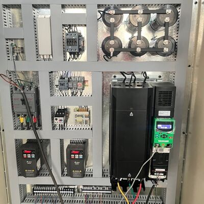 Máy chế tạo hộp lợp có dung lượng cao có tính năng cho ăn liên tục và xếp chồng cho sản xuất khối lượng lớn