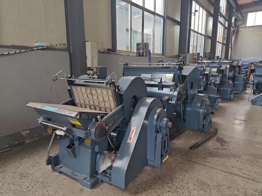 ML750 Máy cắt đứt gốm hình cuộn gốm bán tự động với ly hợp phanh tấm hút điện và bốn bộ phận bảo vệ cho hoạt động an toàn