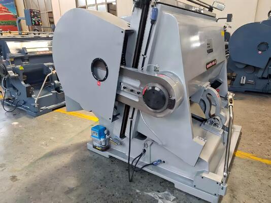 Máy cắt khuôn carton sóng ML1500 bán tự động với phanh ly hợp tấm hút điện và bốn bộ phận bảo hiểm cho kích thước hiệu quả tối đa 1500×1050 mm
