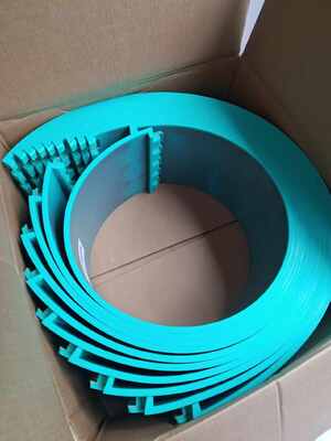 Vỏ đe PU Polyurethane cho máy cắt khuôn tốc độ cao với độ dày đồng nhất và cấu trúc tấm thép bên trong